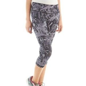 Reebok | Black/Gray Ready Motion Dot Capri Legging